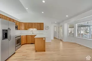 11250 S Crescent Vista Ln E, Sandy, UT 84070 - Photo 8