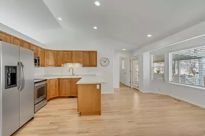 11250 S Crescent Vista Ln E, Sandy, UT 84070 - Photo 8