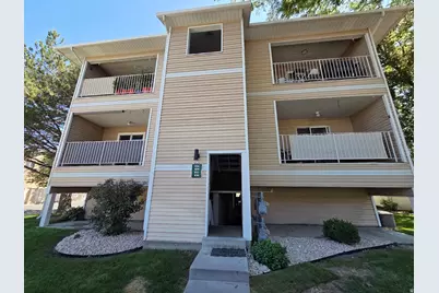 830 E Gatewood Dr S, Sandy, UT 84094 - Photo 2