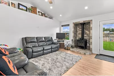 290 W 400 N, Fountain Green, UT 84632 - Photo 6