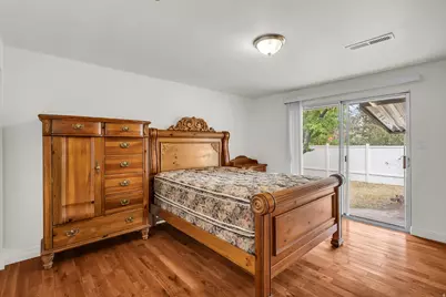 1261 E Chevy Chase Dr S, Salt Lake City, UT 84117 - Photo 8