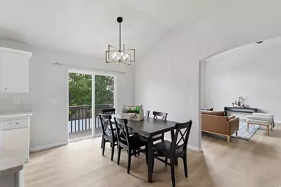 1078 N Coyote Run, Saratoga Springs, UT 84045 - Photo 10