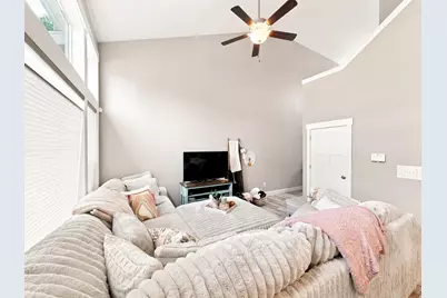 9256 S Ashbourne Dr, Sandy, UT 84094 - Photo 22