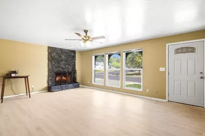 1833 N 1450 W, Layton, UT 84041 - Photo 4