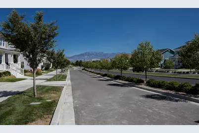 588 W Founders Blvd, Saratoga Springs, UT 84045 - Photo 34
