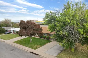 102 W 1550 N, Sunset, UT 84015 - Photo 10