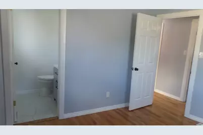 4932 S Pinehill Dr, Murray, UT 84107 - Photo 10