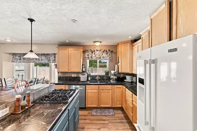 80 W 600 S, Tremonton, UT 84337 - Photo 10