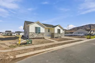 2363 E Sunflower Dr, Eagle Mountain, UT 84005 - Photo 2