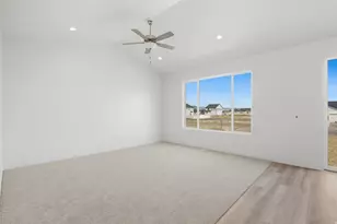 2363 E Sunflower Dr, Eagle Mountain, UT 84005 - Photo 16
