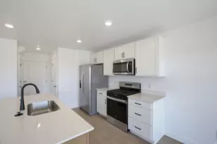 895 E Edinburgh Ave, Lehi, UT 84048 - Photo 10