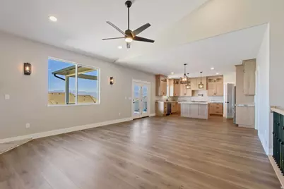 178 E Ax Handle Dr S, Grantsville, UT 84029 - Photo 8