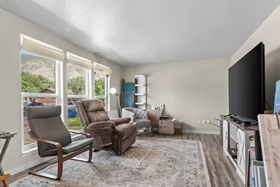 564 Swenson Ave, Springville, UT 84663 - Photo 4