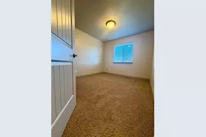 147 E 500 N, Roosevelt, UT 84066 - Photo 12