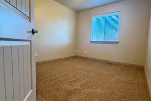 147 E 500 N, Roosevelt, UT 84066 - Photo 12