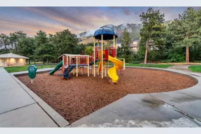 8188 S Clover Spring Ln E, Salt Lake City, UT 84121 - Photo 30