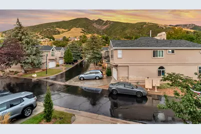 8188 S Clover Spring Ln E, Salt Lake City, UT 84121 - Photo 26