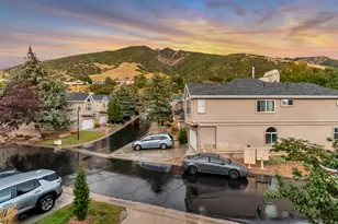 8188 S Clover Spring Ln E, Salt Lake City, UT 84121 - Photo 26