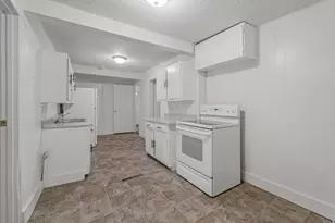 10689 S 2200 W, South Jordan, UT 84095 - Photo 8