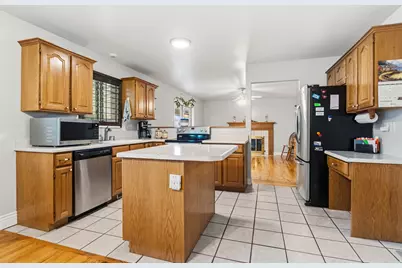 9477 S Kirkside Dr W, South Jordan, UT 84009 - Photo 10