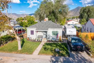490 N Parkway Ave E, Tooele, UT 84074 - Photo 1