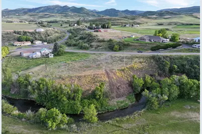 3025 N Morgan Valley Dr, Centerville, UT 84050 - Photo 2