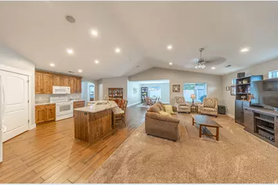 1693 N 690 W, West Bountiful, UT 84087 - Photo 12