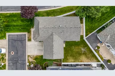 4623 S Blossom, Roy, UT 84067 - Photo 14