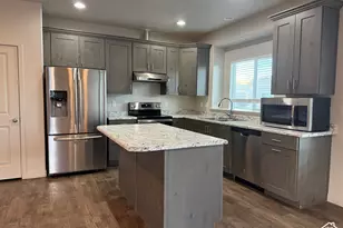 5377 W Simmons Peak Pl, Herriman, UT 84096 - Photo 4
