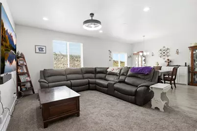7559 N Riva Ridge Rd, Eagle Mountain, UT 84005 - Photo 10