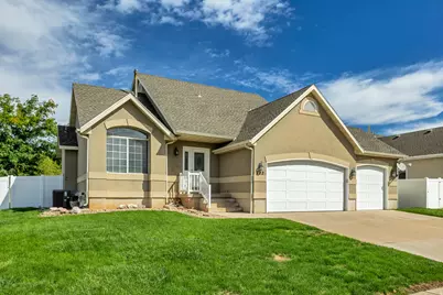 722 W 2175 N, Layton, UT 84041 - Photo 2