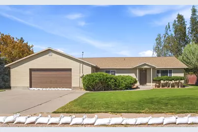90 Center St, Meadow, UT 84644 - Photo 2