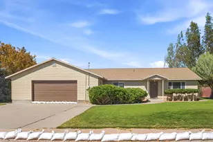 90 Center St, Meadow, UT 84644 - Photo 2