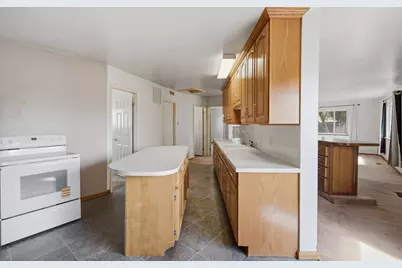 90 Center St, Meadow, UT 84644 - Photo 12