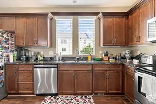11361 S Oakmond Rd W, South Jordan, UT 84009 - Photo 12
