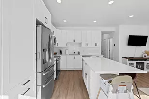 2410 S Black Village Ct W, West Valley, UT 84119 - Photo 8