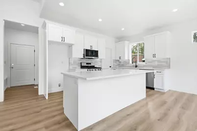 489 E 7800 S, Midvale, UT 84047 - Photo 10