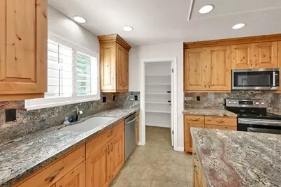 346 N 360 E, Orem, UT 84057 - Photo 16