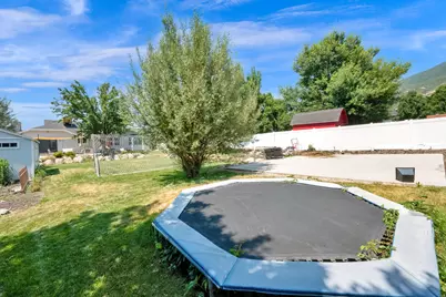 533 W Valley Dr N, Centerville, UT 84014 - Photo 8