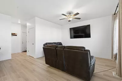 5113 E Lakefield Dr, Eagle Mountain, UT 84005 - Photo 6