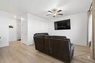 5113 E Lakefield Dr, Eagle Mountain, UT 84005 - Photo 6