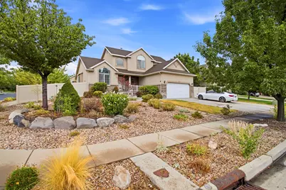 8156 S Bear Lake Ct, West Jordan, UT 84081 - Photo 4