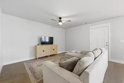 260 W 40 N, Hyrum, UT 84319 - Photo 8