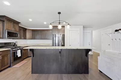 260 W 40 N, Hyrum, UT 84319 - Photo 12