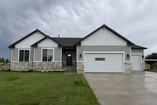 906 E 120 N, Tremonton, UT 84337 - Photo 2