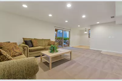 1833 S Paschal Cir E, Salt Lake City, UT 84108 - Photo 6