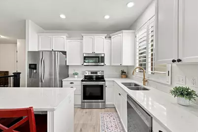 2784 N Augusta Dr, Lehi, UT 84043 - Photo 2