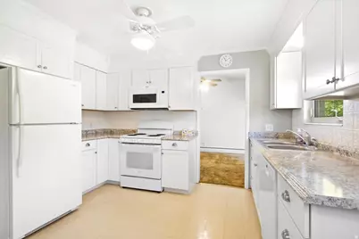 3669 S Kimbary Cir, Salt Lake City, UT 84109 - Photo 8