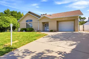 3669 S Kimbary Cir, Salt Lake City, UT 84109 - Photo 2