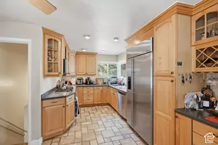 2960 E La Joya Dr S, Holladay, UT 84124 - Photo 10
